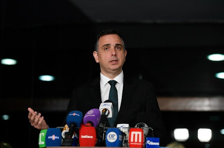 Pacheco anuncia PEC do Senado para  criminalizar drogas em qualquer quantidade