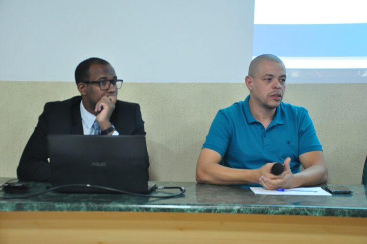 Enfermeiros, técnicos e auxiliares de enfermagem solicitam reunião com o Prefeito de Paranavaí