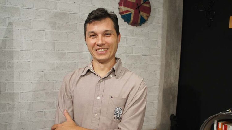 Quem não tem raciocínio crítico, aceita qualquer coisa