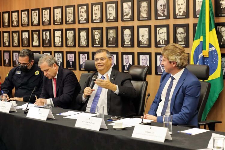 Zeca Dirceu e lideranças paranaenses levam demandas das fronteiras ao Ministério da Justiça