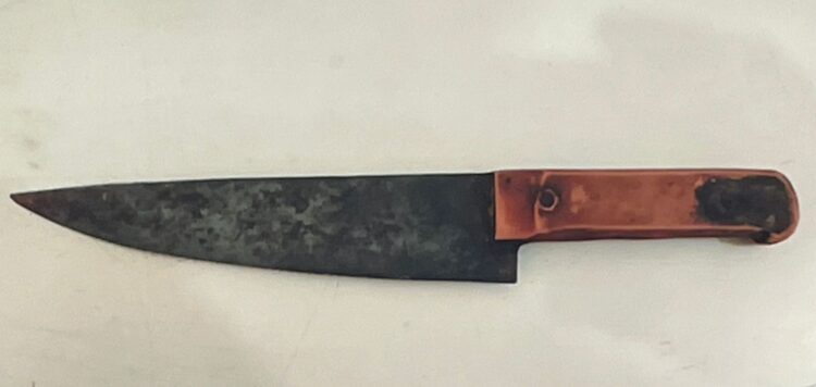 Homem é preso após esfaquear e matar cachorro da raça pitbull, em Loanda