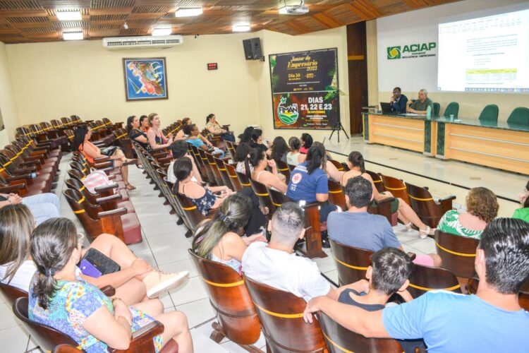 Piso da enfermagem: servidores da saúde pedem reunião com prefeito de Paranavaí