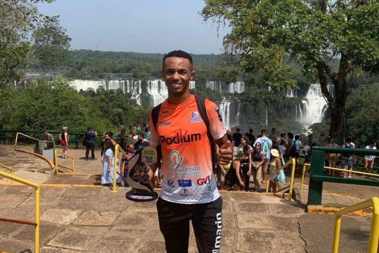 Atleta de Paranavaí é campeão pela 5ª vez consecutiva da 14ª Maratona Internacional de Foz do Iguaçu