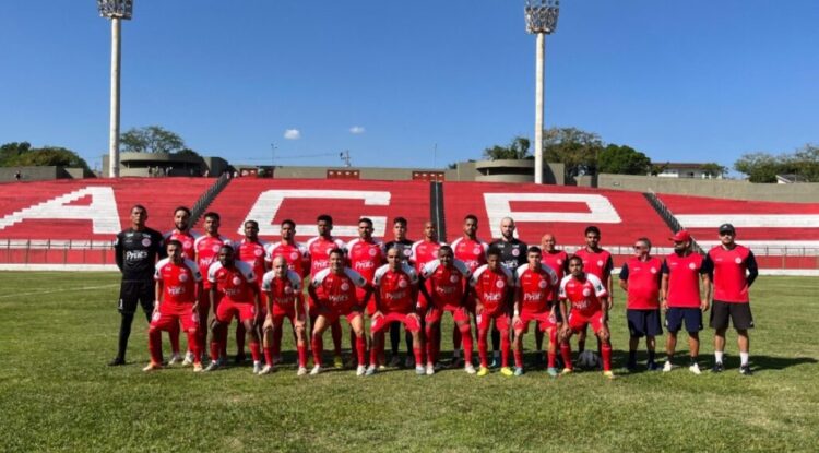 ACP joga mal e é goleado na estreia do Paranaense