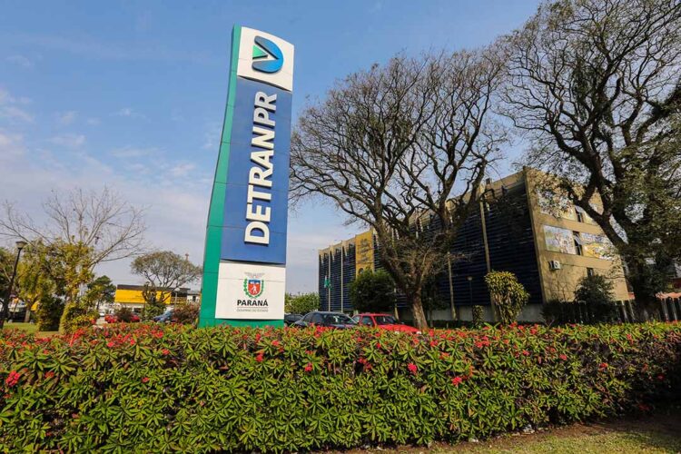 Detran-PR implanta sistema de laudo digital para motoristas com deficiências motoras