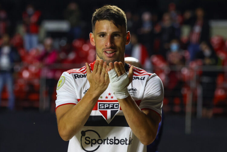 São Paulo sente saudade de Calleri e desafia Dorival