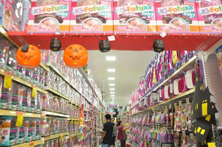 Supermercados de Paranavaí abrem  e comércio de rua fecha neste feriado