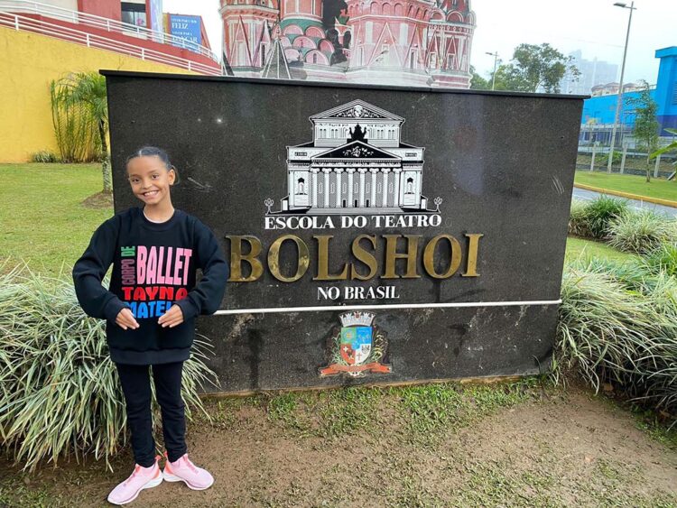 Bailarina de 9 anos vai estudar na escola  de ballet mais famosa do mundo