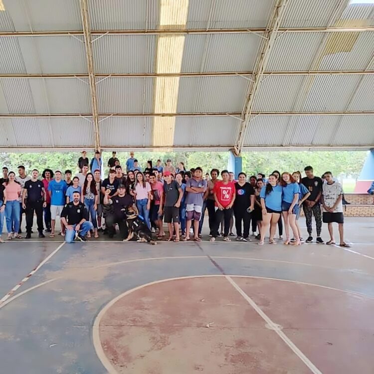Alunos de Querência do Norte participam de palestra com Polícia Civil