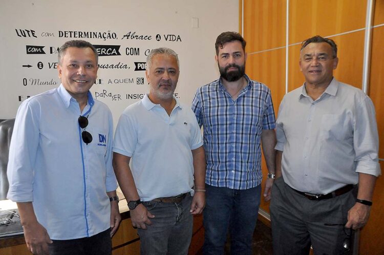 Ex-gerente do Banco do Brasil, empresário visita o DN