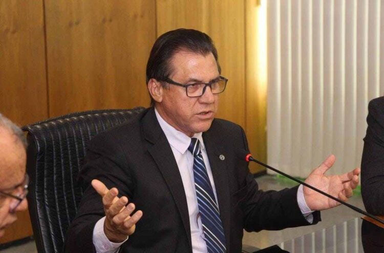 Ministro defende semana com 4 dias de trabalho; Experimento está em vigor no Brasil