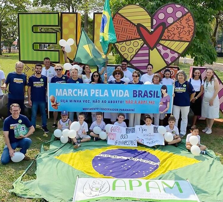 Frente Parlamentar da Câmara participa da Marcha pela Vida