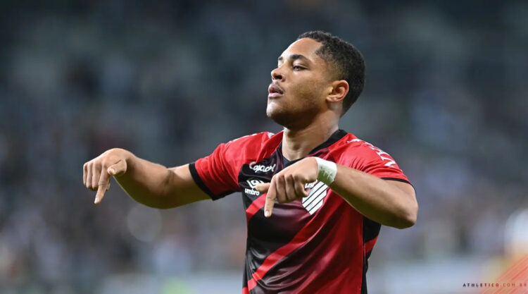 Vitor Roque explica acerto com Barça  e rejeição a outros gigantes europeus