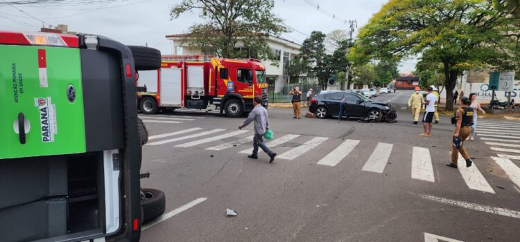 Duas pessoas ficam feridas em acidente na Rua Pernambuco, em Paranavaí