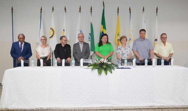 Rotary Fazenda Brasileira homenageia  personalidades paranavaienses
