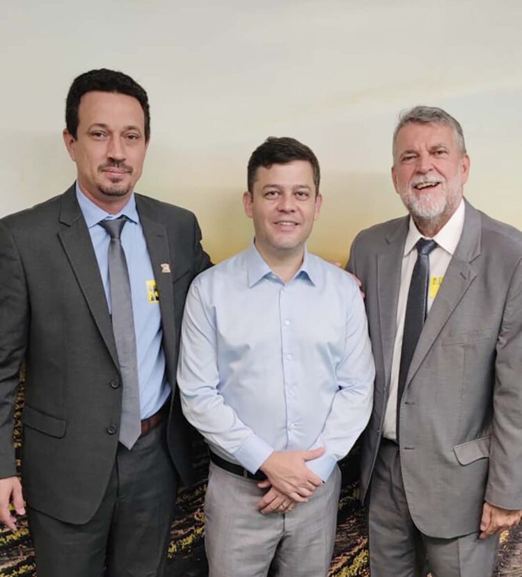 Prefeitos de Mirador e Paraíso do Norte participam  de reunião com Tião Medeiros em Brasília