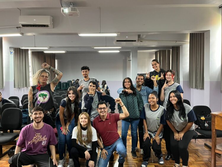 Palestra no Colégio Estadual de Paranavaí  promove diálogo sobre respeito à diversidade