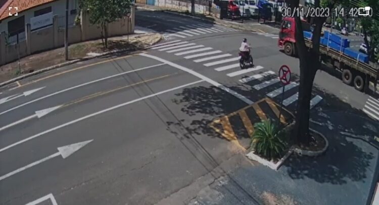 Vídeo: Grave acidente deixa mulher ferida em Paranavaí