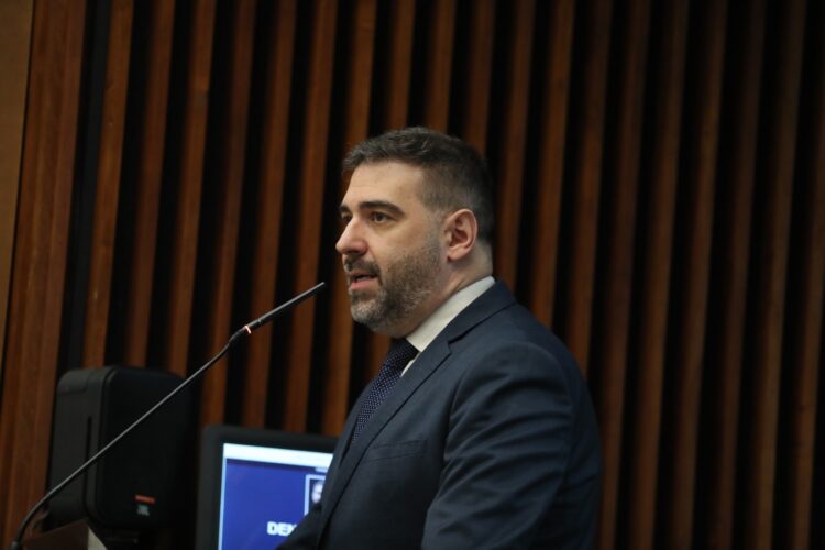 Deputado pede que comunidade escolar vote  “sim” em consulta sobre escolas cívico-militares