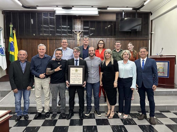 Delegado Dias é condecorado com Título de Cidadania Benemérita