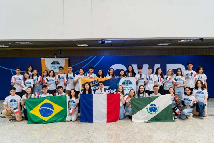 Estudantes da rede estadual embarcam para seis semanas de intercâmbio na França