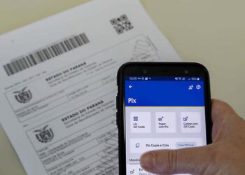 Contribuinte paranaense pode pagar o IPVA  por meio de pix em 800 instituições financeiras
