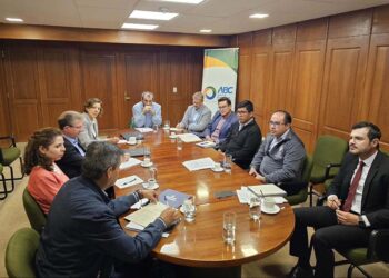 Experiência da Sanepar na gestão da água  é referência para saneamento na Bolívia