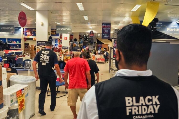 Vendas do comércio de Paranavaí na semana do Black Friday cresceram 18,2%