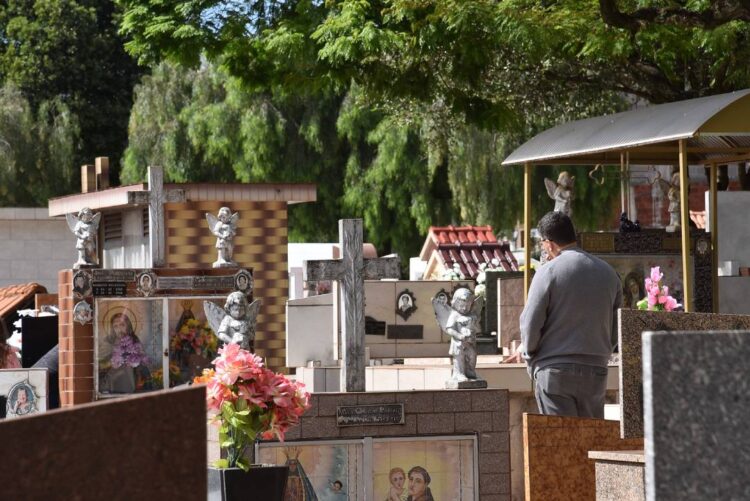 Dia de Finados é oportunidade para orar pela expiação  dos pecados dos mortos, ensina padre José Carlos