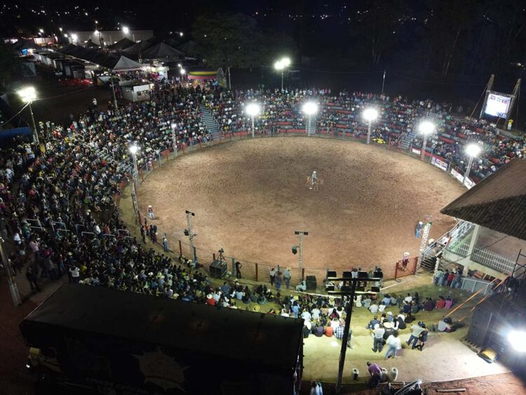 ExpoCaiuá começa hoje com show da dupla João Lucas e Marcelo