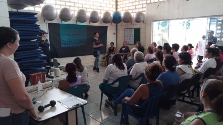 Equipe de Educação no Trânsito visita CRAS do Jardim Maringá