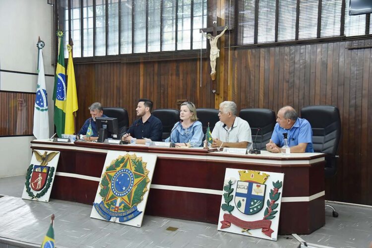 Presidente nacional do PT, Gleisi Hoffmann  promete apoio para as grandes obras regionais