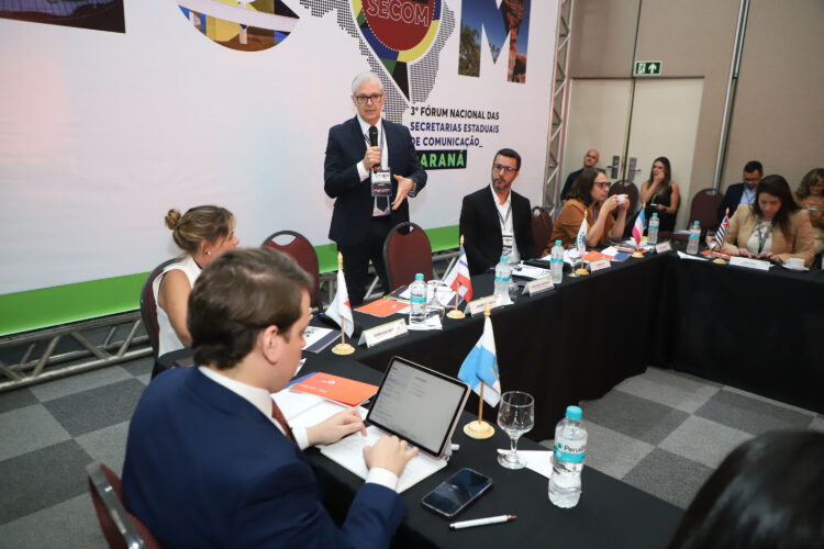 Relação sincera do poder público com  imprensa é tema de Fórum Nacional