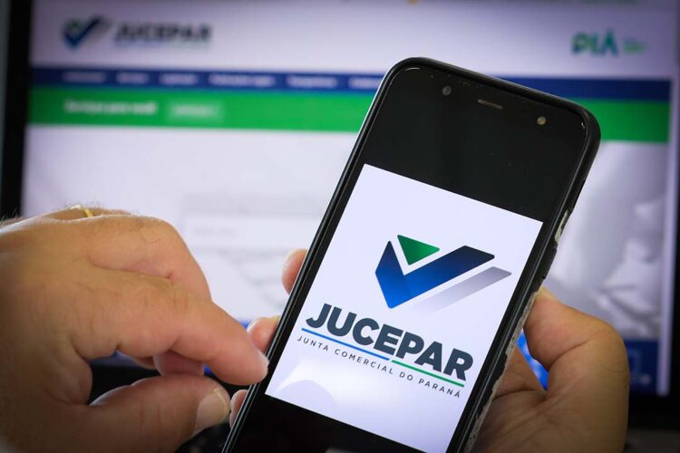 Paraná mantém liderança na região Sul  em tempo de abertura de empresas