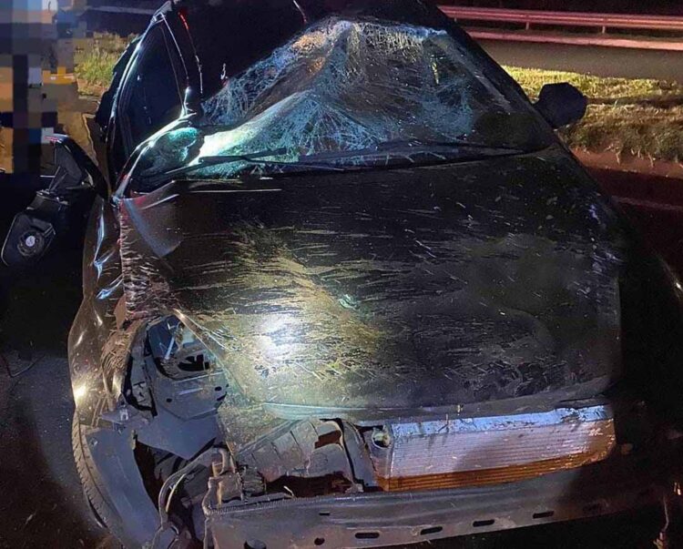 Homem morre e outro fica ferido após veículo capotar na BR-376