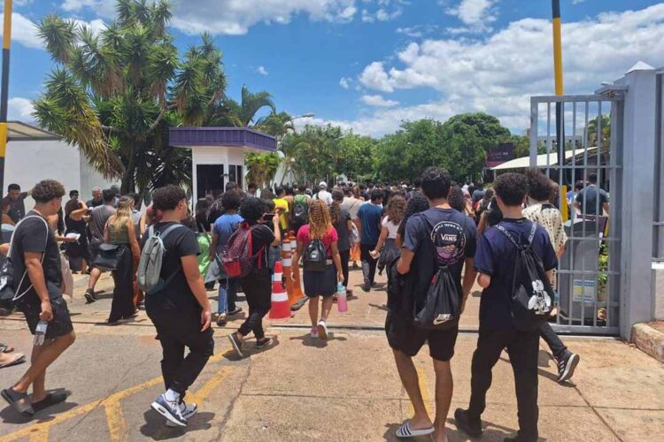 Gabarito oficial do Enem será antecipado para esta terça (14), diz MEC