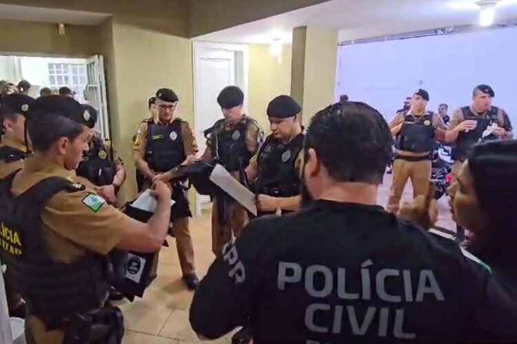 PCPR e PMPR prendem oito pessoas em operação contra o tráfico de drogas em Londrina