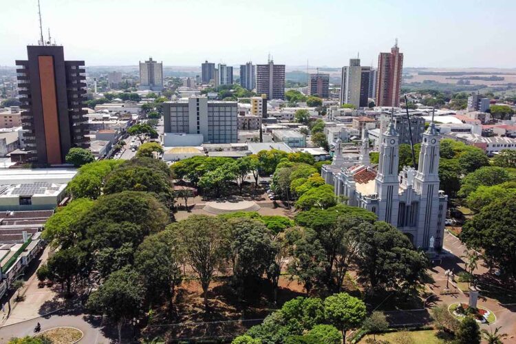 Oito em cada 10 cidades do Paraná tiveram saldo positivo na geração de empregos em 2023