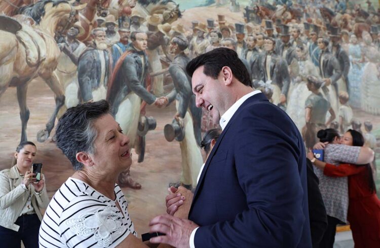 Governo propõe valorização para os  funcionários da educação básica