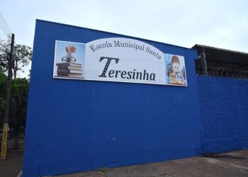 Apresentamos a Escola Municipal Santa Teresinha