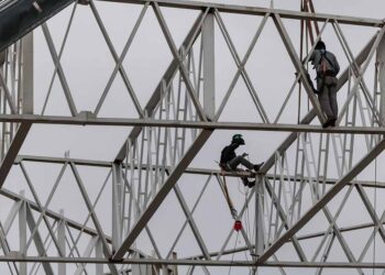 Paraná gera 122 mil empregos em 2023 e tem melhor resultado da Região Sul