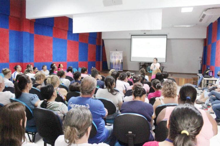 Agentes Comunitários de Saúde participam  de curso de formação em Saúde Mental