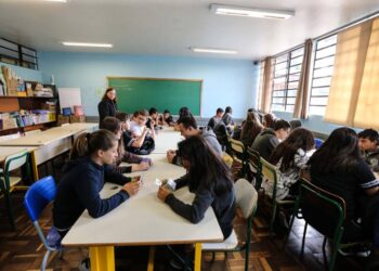 Sancionada lei que institui bônus para  profissionais de escolas com bom desempenho