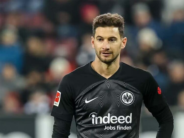 Clube avalia parceiro para Valencia  e estuda oferta por Lucas Alario