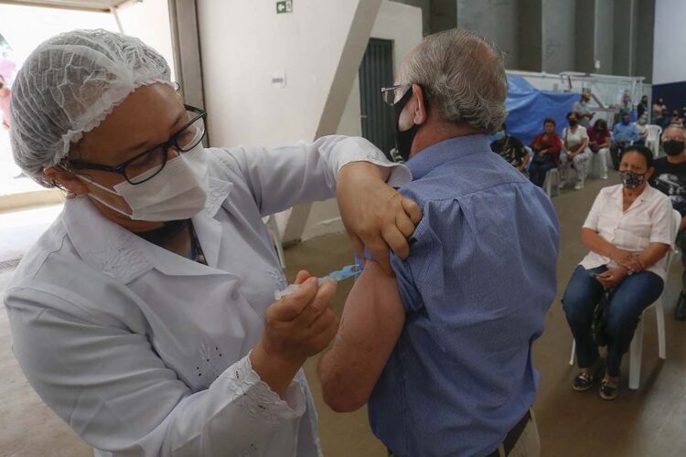 Ampliada vacinação da bivalente contra Covid-19 para grupos prioritários