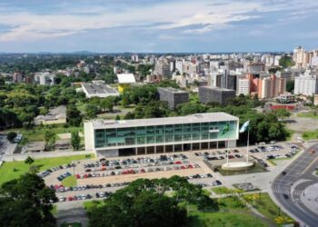 Governador sanciona Orçamento de 2024 com receitas e despesas de R$ 68,7 bilhões