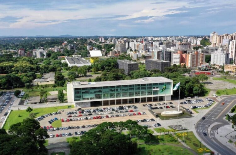 Governador sanciona Orçamento de 2024 com receitas e despesas de R$ 68,7 bilhões