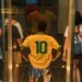 Um ano após morte, mundo continua rendendo seu louvor a Pelé, Edson e Dico