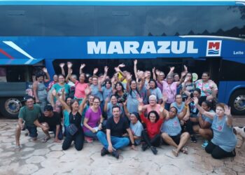 Prefeitura de Mirador realiza sonho de moradores em conhecer a praia 