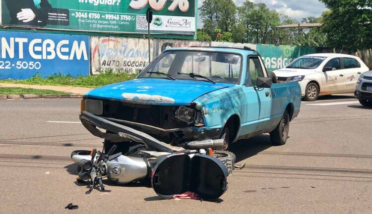 Motociclista fica ferido em acidente no Jardim São Jorge